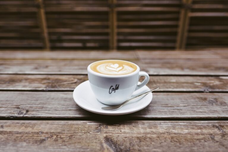 O Café da Manhã pelo Mundo: Tradições e Delícias Matinais