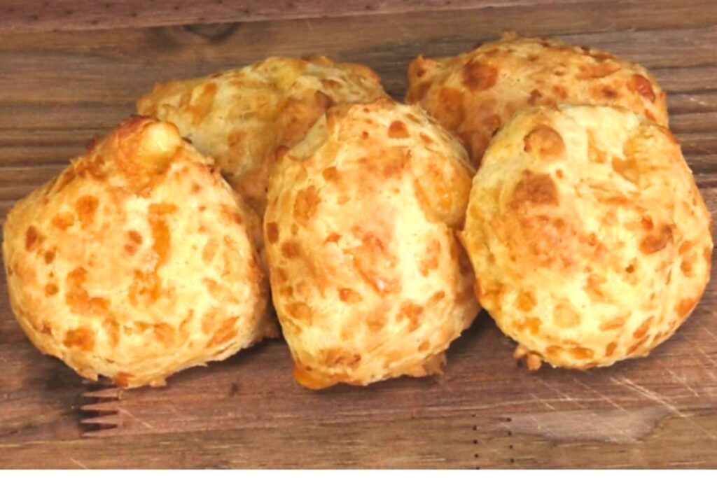 Pão de queijo feito na panificadora britânia