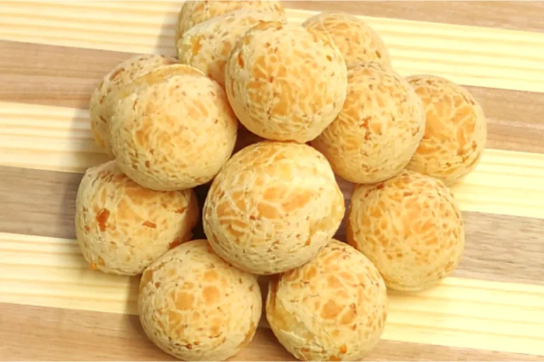 receita de pão de queijo feito na batedeira