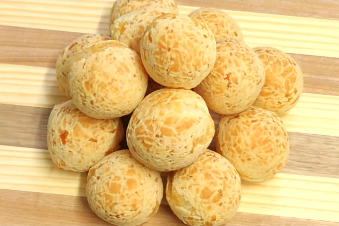 receita de pão de queijo feito na batedeira