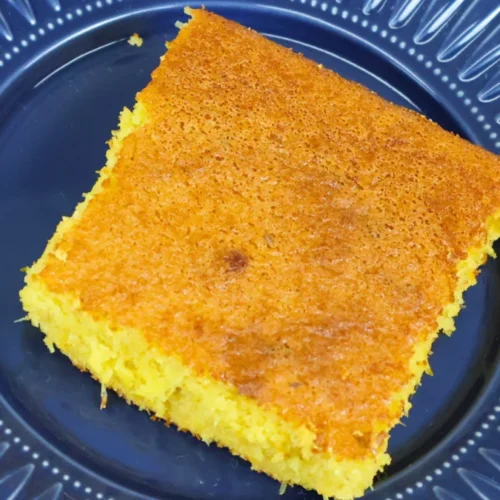 Bolo de Fubá com Milho Verde de Latinha
