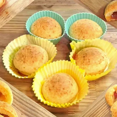 Pão de Queijo recheado sabores variados